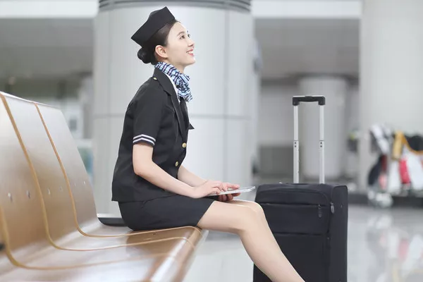 空姐超严服仪规定!这家航空禁止内衣若隐若现