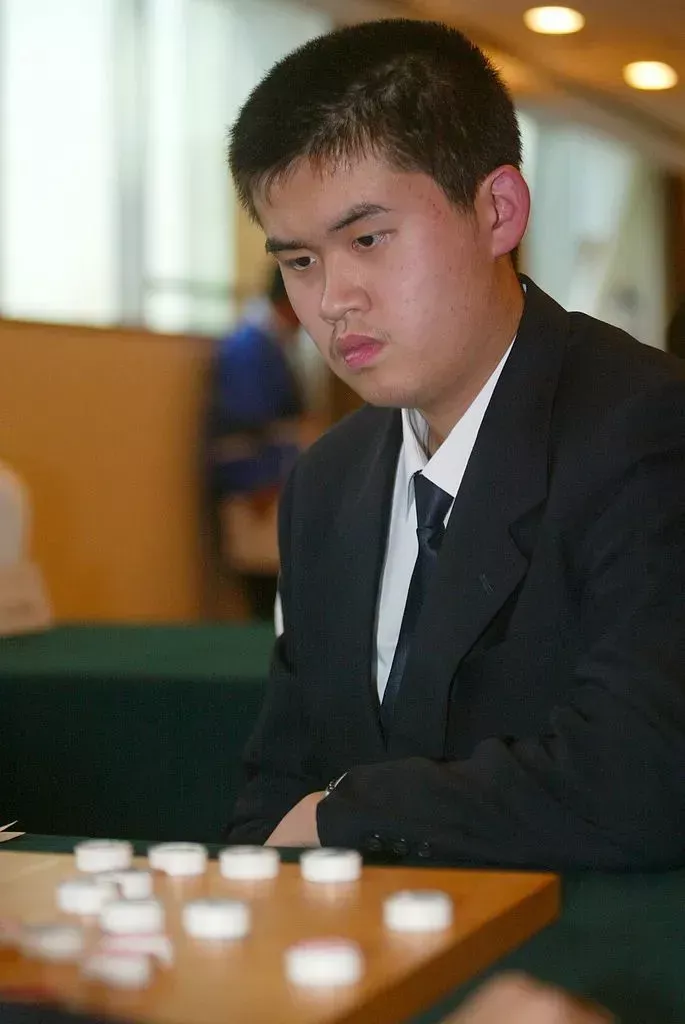 2004年,少年王天一出战第十三届亚洲象棋锦标赛 图/视觉中国