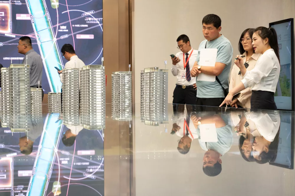 存量房贷利率再下调,购房者"终于舍得换手机了"