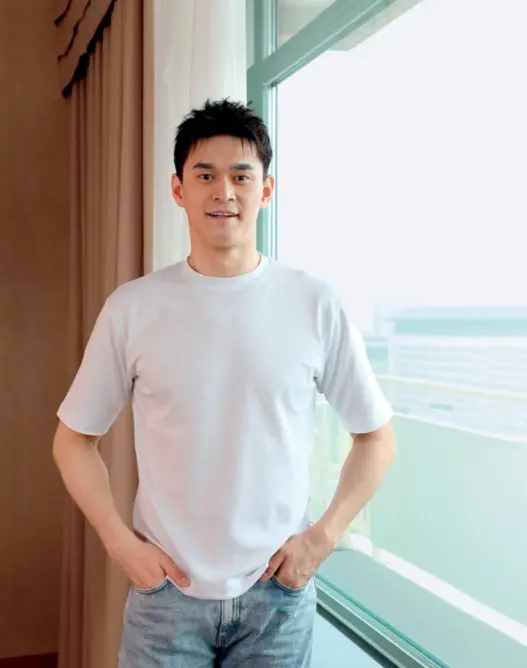 · 孙杨接受环球人物记者采访。(杨皓 / 摄)