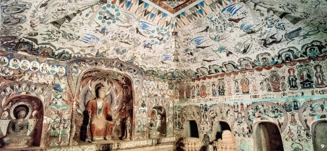 莫高窟第285窟内景。本图中左边为窟内正中的西壁龛,右边为北壁,有七组佛说法图。图/视觉中国