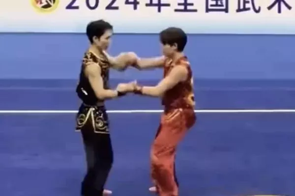 武术比赛上演“温柔对打” 网友看傻:李小龙叶问哭死!