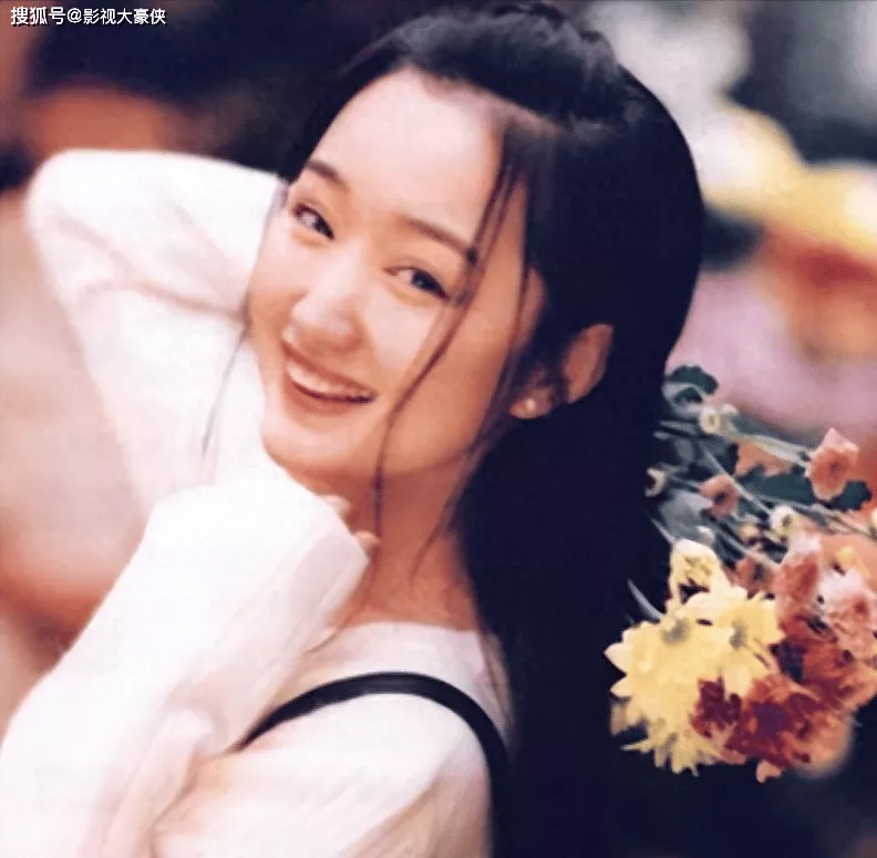 53岁杨钰莹现状:住深圳豪宅,在自家楼顶种菜