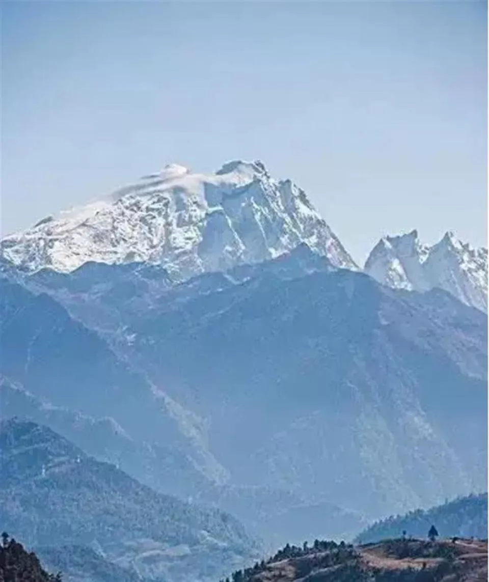 云南哈巴雪山2名男子身亡 当地回应:系向导和徒步者
