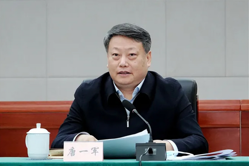 中国前司法部长唐一军因严重违纪违法被「双开」。(图撷自微博) 中国前司法部长唐一军因严重违纪违法被「双开」。(图撷自微博)