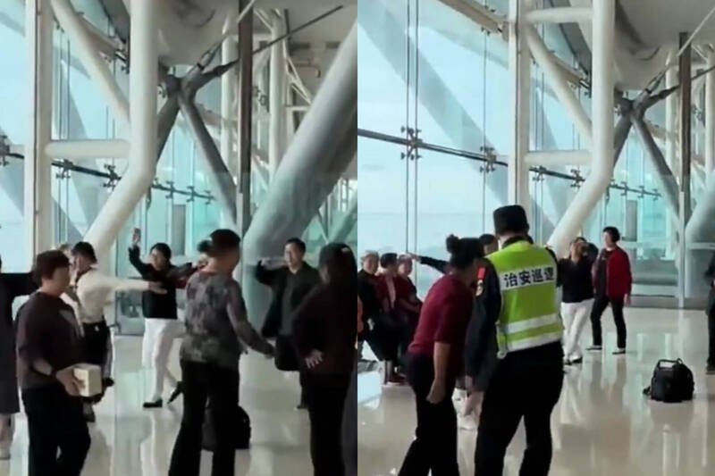 中国大妈与大爷霸占机场候机室,大声播放音乐爽跳广场舞。(本报合成,撷取自微博) 中国大妈与大爷霸占机场候机室,大声播放音乐爽跳广场舞。(本报合成,撷取自微博)