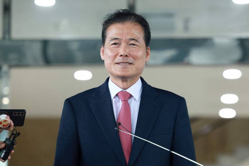 南韩统一部长金暎浩证实,北韩近期可能修宪,将两韩明文界定为「敌对的两个国家关系」。(欧新社资料照) 南韩统一部长金暎浩证实,北韩近期可能修宪,将两韩明文界定为「敌对的两个国家关系」。(欧新社资料照)