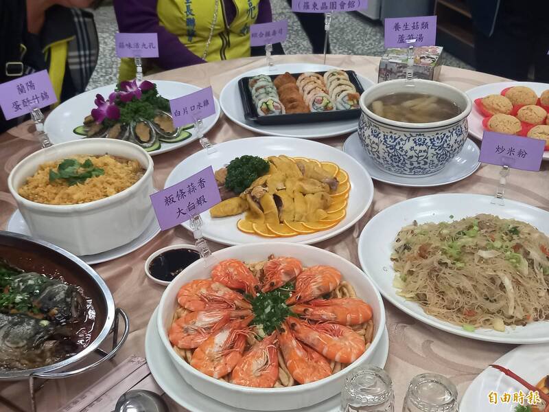 日本专家指出,苍蝇停留在美食上的情形,不必过于担心。示意图。(资料照) 日本专家指出,苍蝇停留在美食上的情形,不必过于担心。示意图。(资料照)