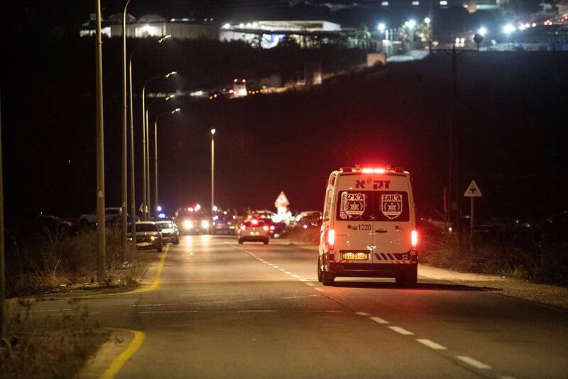 位于以色列中部一座军事基地遭到真主党无人机攻击,共造成4名士兵死亡,另有超过60人受伤。(路透) 位于以色列中部一座军事基地遭到真主党无人机攻击,共造成4名士兵死亡,另有超过60人受伤。(路透)