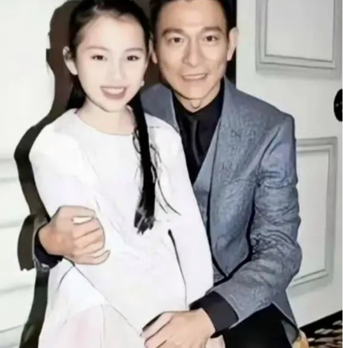 刘德华12岁女儿近照曝光 漂亮的不得了 网友:恐怕是颜值最高星二代
