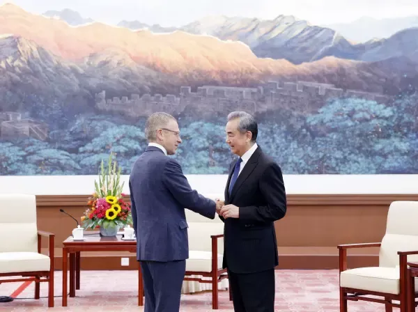 王毅会见美国欧亚集团总裁布雷默:习主席强调....