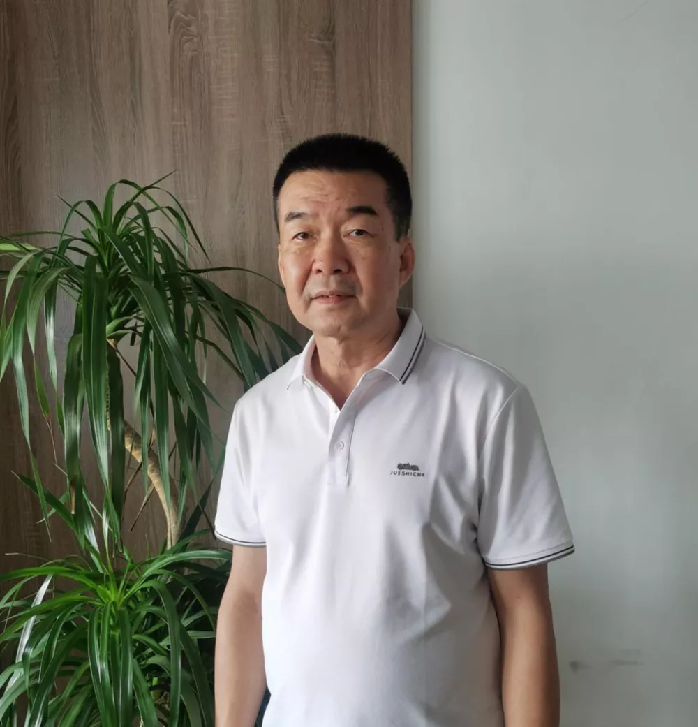 一起股权转让迷局:2万元“套走”服刑商人数亿资产