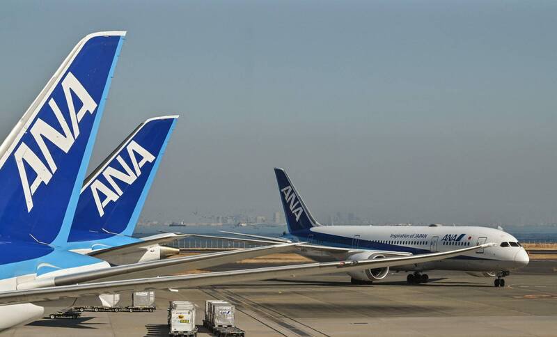 全日空航空1架从大阪起飞客机,右侧驾驶舱出现裂痕紧急折返降落大阪国际机场。示意图。(法新社资料照) 全日空航空1架从大阪起飞客机,右侧驾驶舱出现裂痕紧急折返降落大阪国际机场。示意图。(法新社资料照)