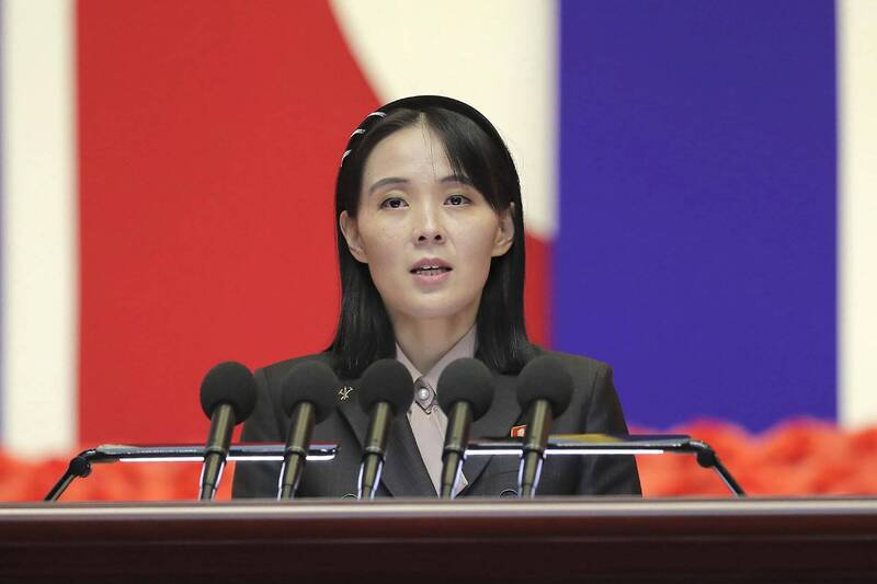 北韩劳动党中央委员会副部长金与正22日表示,南韩和乌克兰蓄意对「拥核国家」发起挑衅,并爆粗口辱骂两国。(美联社资料照) 北韩劳动党中央委员会副部长金与正22日表示,南韩和乌克兰蓄意对「拥核国家」发起挑衅,并爆粗口辱骂两国。(美联社资料照)