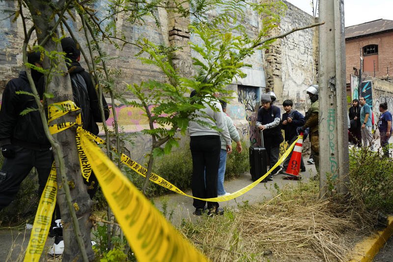 这起爆炸事件造成至少34名学生、1名老师受伤,其中5人有生命危险。(美联社) 这起爆炸事件造成至少34名学生、1名老师受伤,其中5人有生命危险。(美联社)