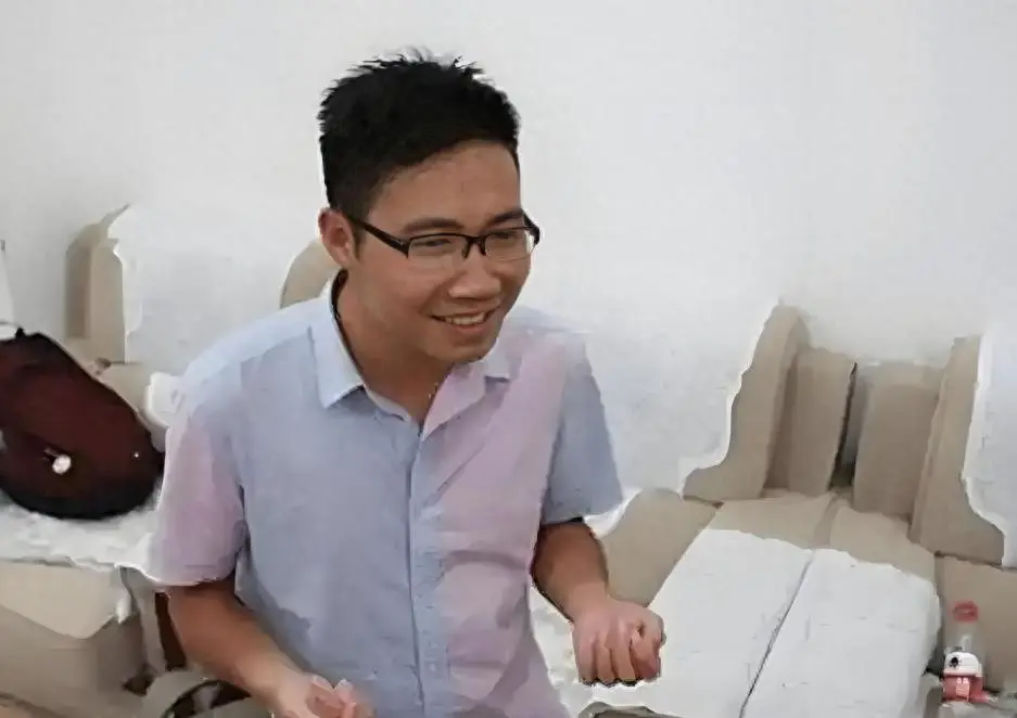拒北大，复读8年上清华的“高考疯子”如今怎样