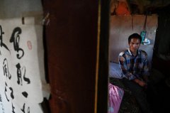中国最牛钉子户 自建10层移动城堡 成打卡景点…