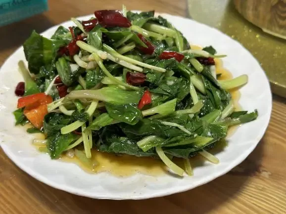 清炒茖葱（图片来源：作者）