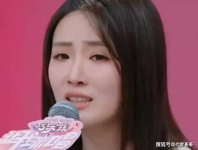 仗着母亲是张凯丽，在节目里“作妖”，郝蕾当场看不下去