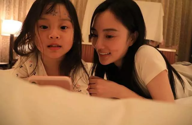 贾乃亮被骂表演型人格！李小璐被审判曾想过跳楼