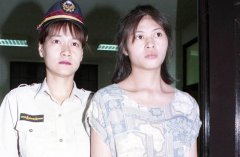 15岁遭奸产子  被迫结婚     22岁锤击刀杀老公