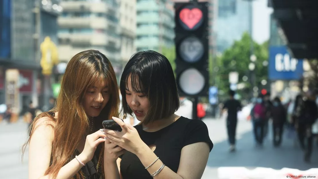 “捞女游戏”的本质:男人斗男人