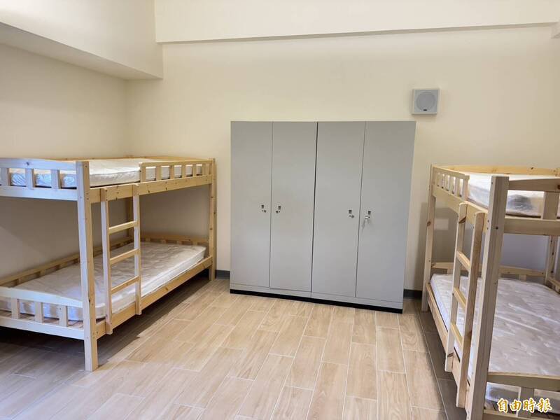 新北市三重交通分队暨公有拖吊场共构新厅舍3、4楼规划为待勤室、健身房。(记者罗国嘉摄) 新北市三重交通分队暨公有拖吊场共构新厅舍3、4楼规划为待勤室、健身房。(记者罗国嘉摄)