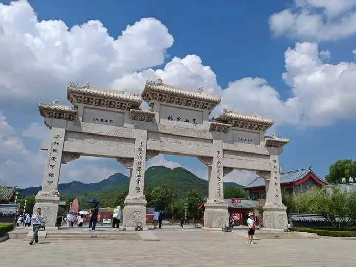 突然失去住持的少林寺，戒备森严