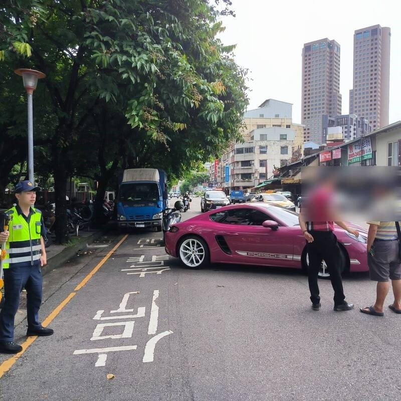 警方获报到场处理。(民众提供) 警方获报到场处理。(民众提供)