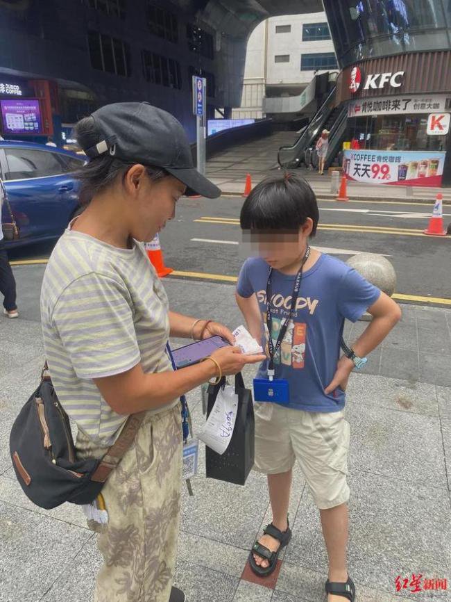 深圳华强北兴起小孩代送外卖潮
