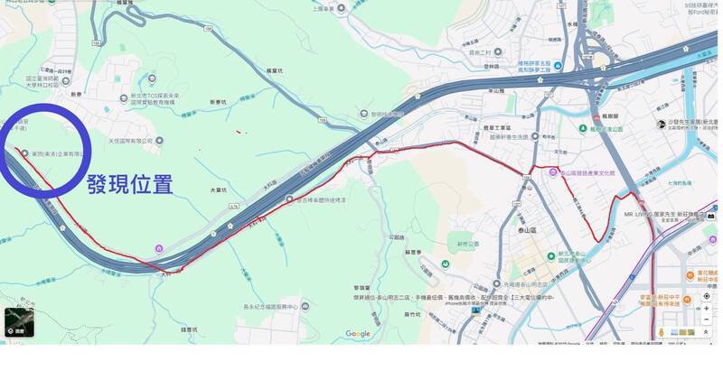 新北市杨嫌今天清晨从三重偷窃赃车后,被三重警方锁定逃到泰山山区,警方拦查,杨嫌捕一路从泰山山区,逃到五股交流道附近,更骑上台65线,骑了10多公里,在土城段自摔落网。(记者吴仁捷翻摄) 新北市杨嫌今天清晨从三重偷窃赃车后,被三重警方锁定逃到泰山山区,警方拦查,杨嫌捕一路从泰山山区,逃到五股交流道附近,更骑上台65线,骑了10多公里,在土城段自摔落网。(记者吴仁捷翻摄)