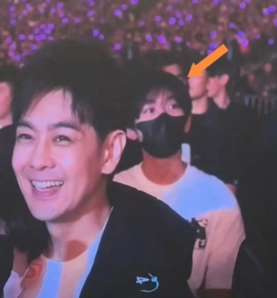 李荣浩演唱会，杨丞琳打扮可爱，陈妍希秀好身材