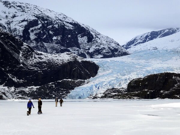 ▲▼美国阿拉斯加州曼登霍尔冰川（Mendenhall Glacier）。 （图/达志影像/美联社）