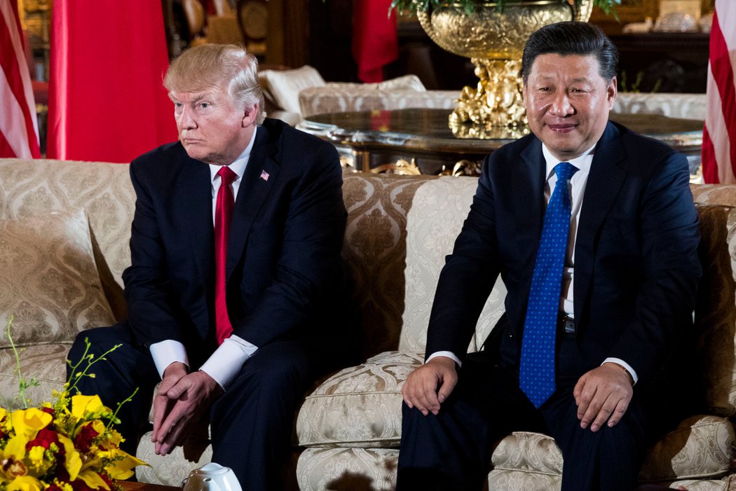 四月，特朗普总统和习近平主席在特朗普位于弗罗里达州棕榈滩的马阿拉歌(Mar-a-Lago)庄园。北京曾希望两位领导人之间最初的热忱能帮助建立起一种中方偏好的非对抗式合作关系。