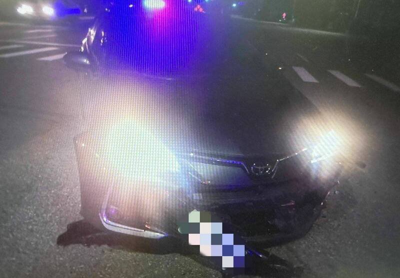 王姓男子昨晚开自小客车从路边起步,疑不慎和庄姓骑士撞上,庄男伤重不治,王男依过失致死移送法办。(图由民众提供) 王姓男子昨晚开自小客车从路边起步,疑不慎和庄姓骑士撞上,庄男伤重不治,王男依过失致死移送法办。(图由民众提供)