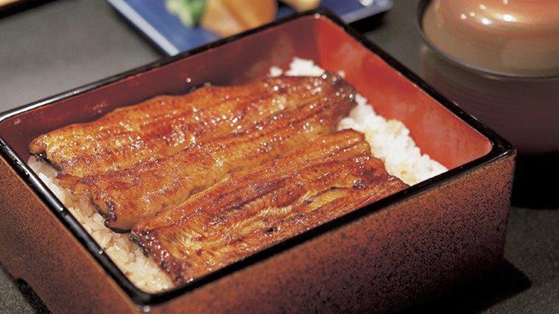 日本知名鰻魚飯老店，日本橋伊勢定提供的鰻魚飯便當。（日本橋伊勢定官方網站）