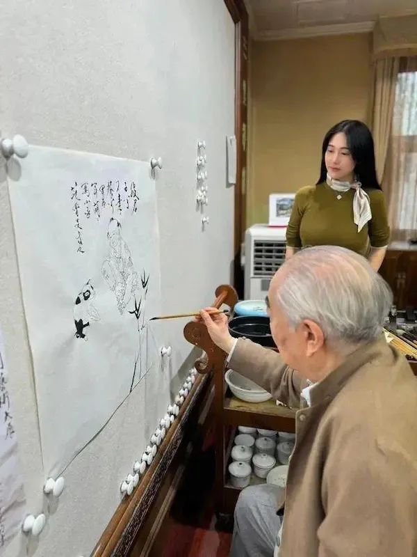 "中国最贵画家"范曾四段婚姻 多个子女或引爆继承纷争