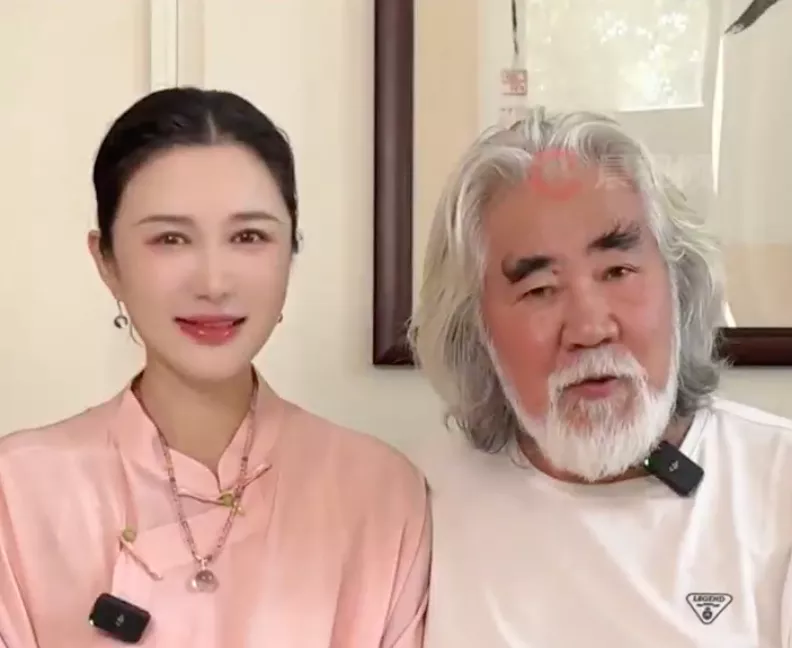 74岁张纪中为1岁女儿庆生遭网暴，其妻子向黑粉宣战