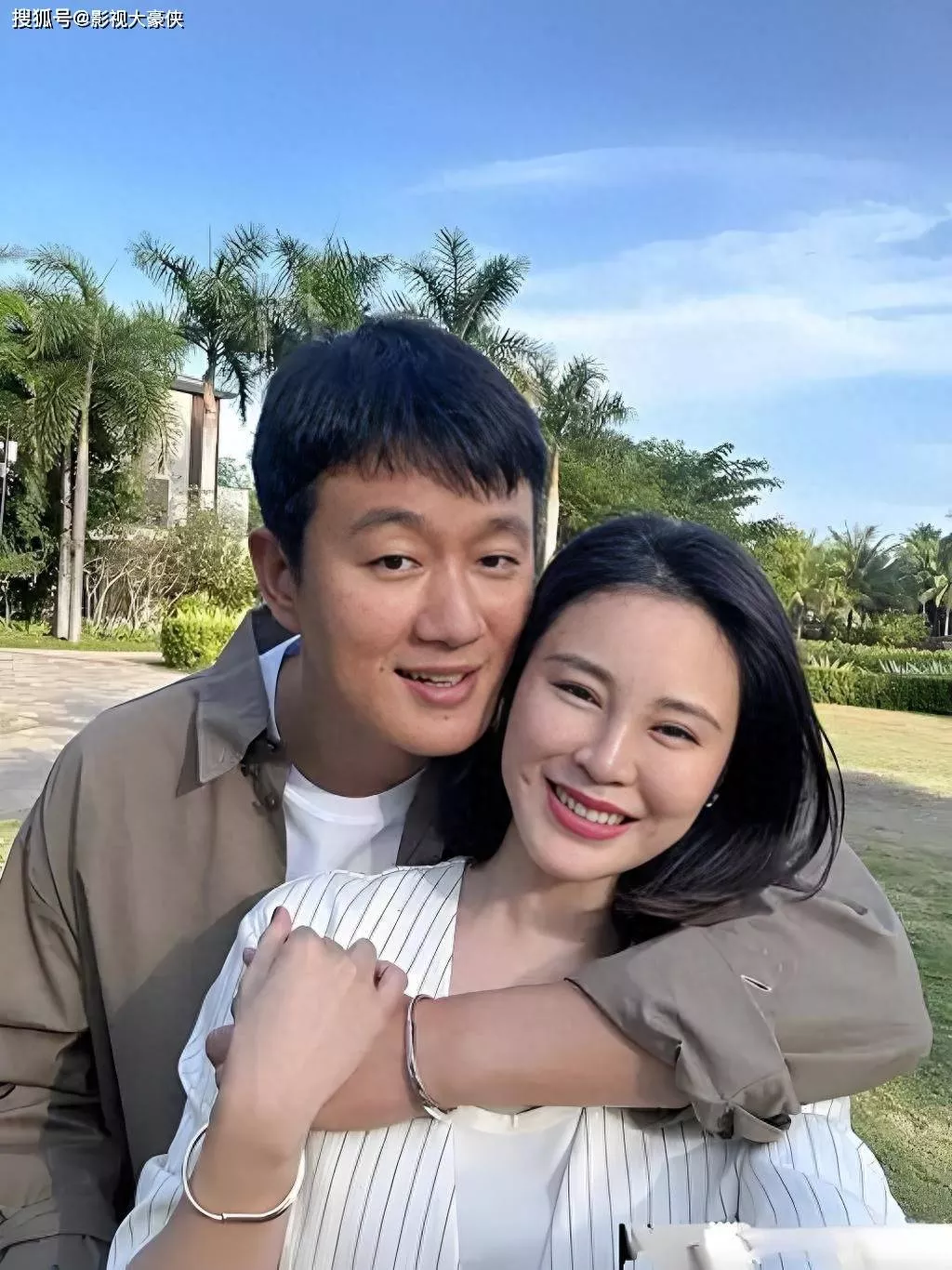 佟大为的基因太强大了，两女一儿长得像爸爸