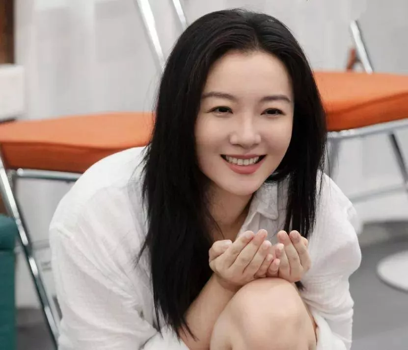 齐溪自曝二胎惹争议，被质疑高龄追生拼儿子