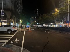 疑天色昏暗A柱挡视线 左转货车遭多元计程车追尾