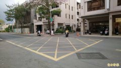 滞留网状线被科技执法 女驾驶认受道路壅塞、号志设计不合理提诉讼