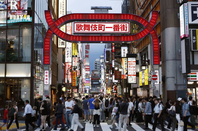 国中女学生从东京都新宿区歌舞伎町1栋出租公寓坠楼身亡。(欧新社资料照) 国中女学生从东京都新宿区歌舞伎町1栋出租公寓坠楼身亡。(欧新社资料照)