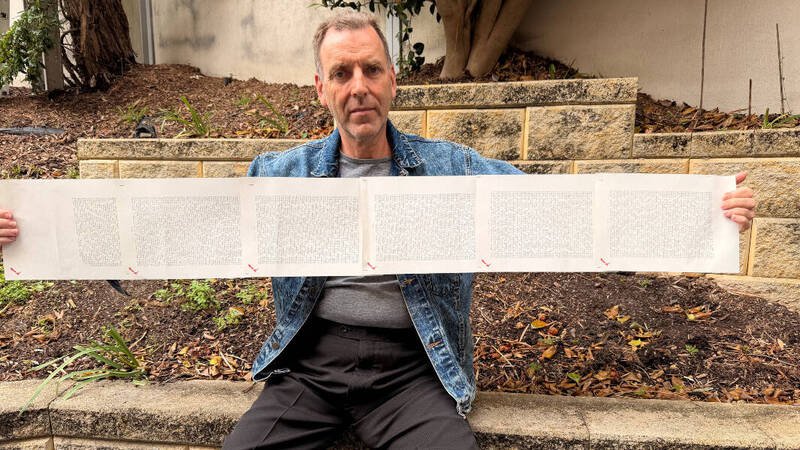 Laurence Watkins的全名2253个字、长达6页，是金氏纪录认证「全球最长个人姓名」保持人，名字念完要20分钟。（撷取自Guinness World Records官网）