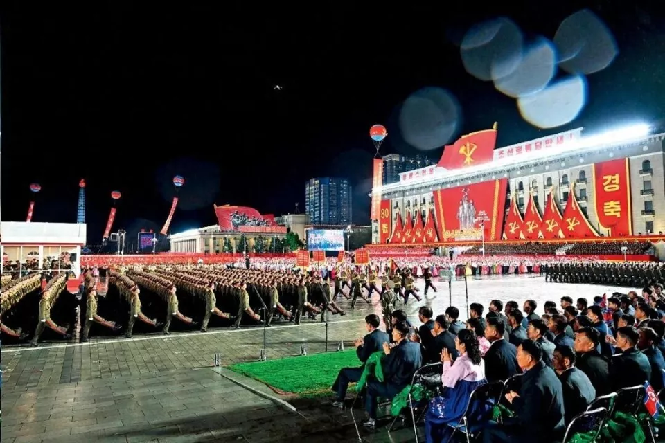 金正恩的“阅兵外交”：为什么这次女儿未亮相？