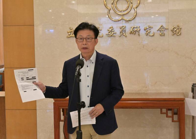 民进党立委郭国文今表示,他已派人至警局报案,告发国民党立委谢龙介违反《社维法》散布假消息制造恐慌。(图由郭国文办公室提供) 民进党立委郭国文今表示,他已派人至警局报案,告发国民党立委谢龙介违反《社维法》散布假消息制造恐慌。(图由郭国文办公室提供)