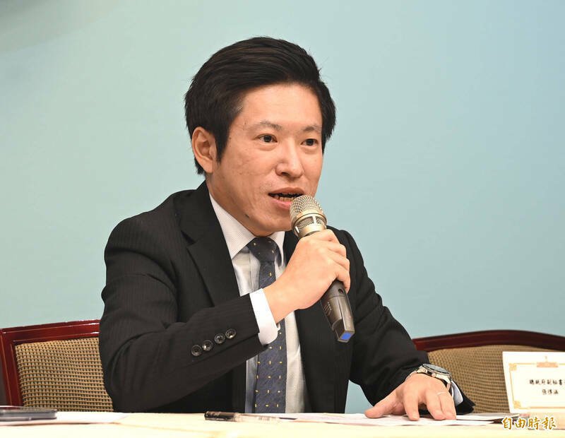 彭文正提出刑事自诉控告时任总统府发言人(现为行政院秘书长)张惇涵、公关室主任张文兰涉嫌加重诽谤、伪造文书等罪,台北地院今判张惇涵2人无罪。可上诉。(资料照) 彭文正提出刑事自诉控告时任总统府发言人(现为行政院秘书长)张惇涵、公关室主任张文兰涉嫌加重诽谤、伪造文书等罪,台北地院今判张惇涵2人无罪。可上诉。(资料照)