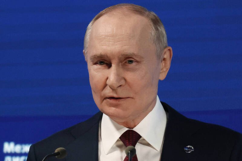 微软公司分析,俄国过去一年对北约国家的网路攻击次数大增25%。图为俄国总统普廷。(美联社) 微软公司分析,俄国过去一年对北约国家的网路攻击次数大增25%。图为俄国总统普廷。(美联社)