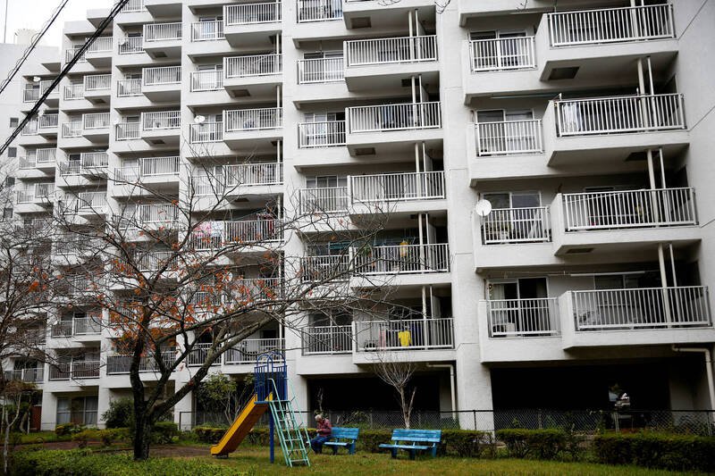 1位男性上班族闯入公寓,对1位熟睡女子性侵;示意图,图与新闻事件无关。(路透社资料照) 1位男性上班族闯入公寓,对1位熟睡女子性侵;示意图,图与新闻事件无关。(路透社资料照)