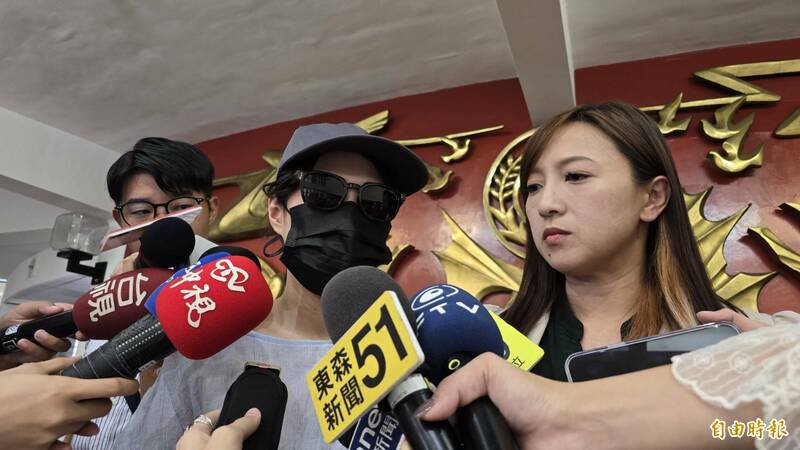 新庄私立幼儿园爆不当对待幼儿,新北市议员陈乃瑜日陪当事幼生母亲举行记者会。(记者黄子旸摄) 新庄私立幼儿园爆不当对待幼儿,新北市议员陈乃瑜日陪当事幼生母亲举行记者会。(记者黄子旸摄)
